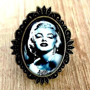Marilyn Monroe Antique Style Adjustable Ring NWT Handmade